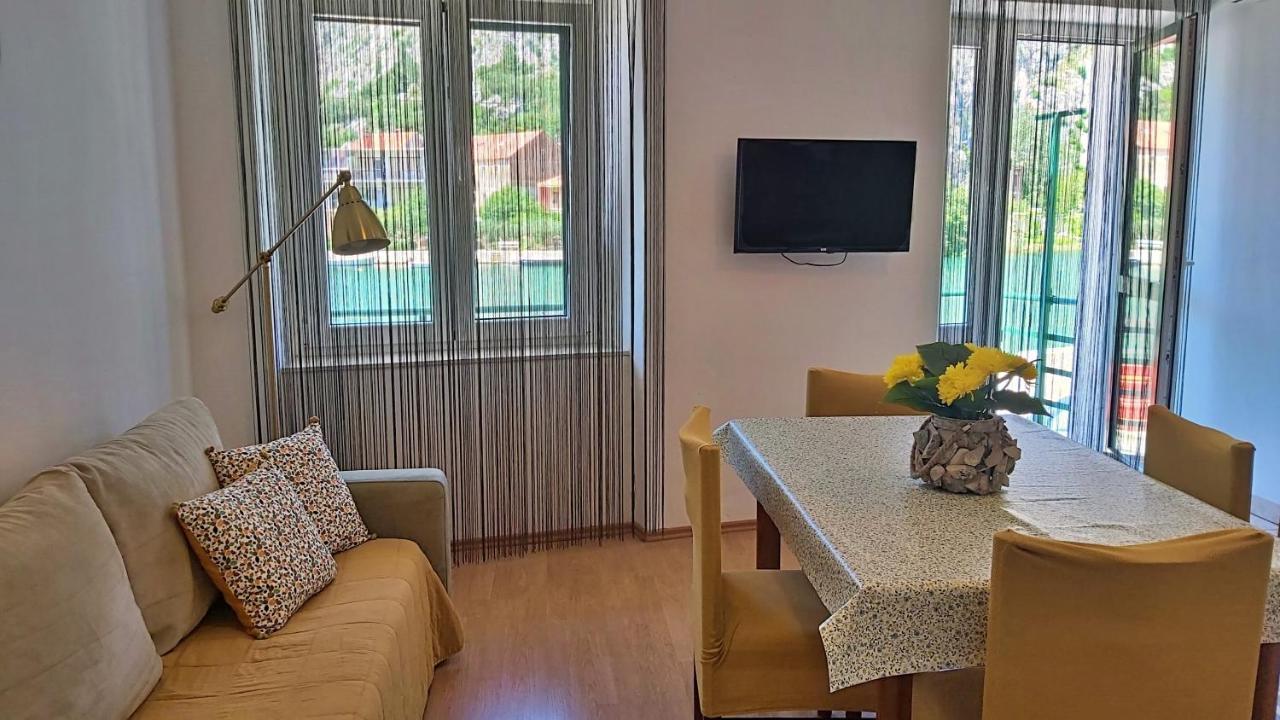 Apartment Mandic Omiš Exterior foto